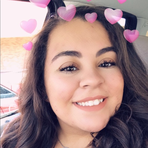 Meet your Posher, Emily - Picture 1 of 1